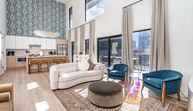 One-of-a-kind Penthouse in Downtown Nashville! Multiple balconies! Walkable!
