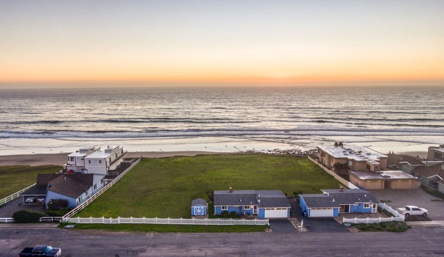 One of a kind property- An Acre on the Ocean & Classic Beach Cottage