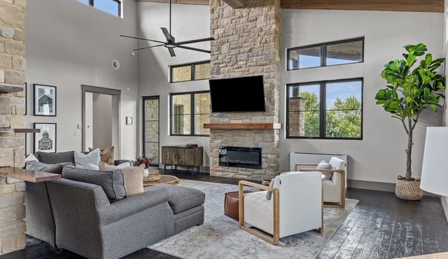 ONE OF A KIND Sanctuary with POOL. Keeneland, Bourbon Trail