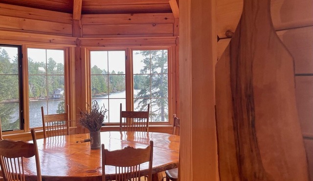 One of a Kind Timber Framed Waterfront Escape w/Hot Tub!