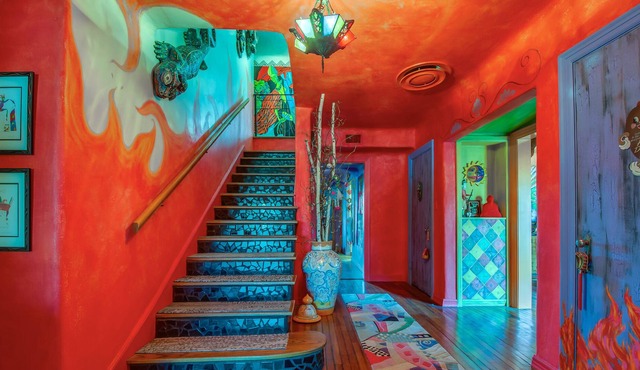 One of a kind unique art home near TTU & The Historical Depot Dist.