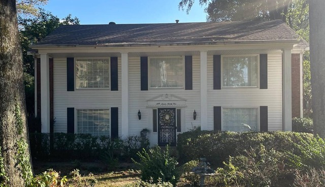 One-of-a-Kind Vast Colonial Estate in Germantown- 8 King Beds