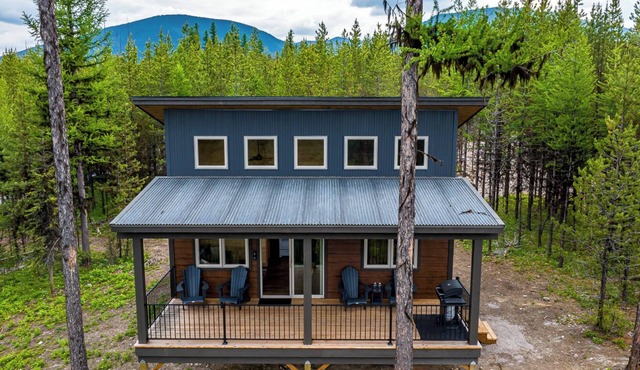 One of a kind views of Glacier National Park! Canyon Cabin at Thunderbird Ridge.