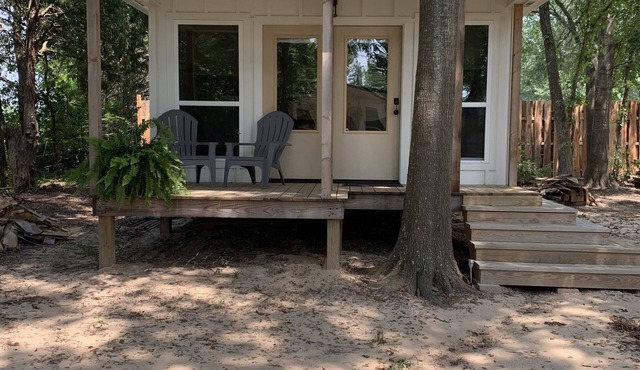 One of five modern bungalows -1st Monday Trade Days, Music Festivals, East Texas