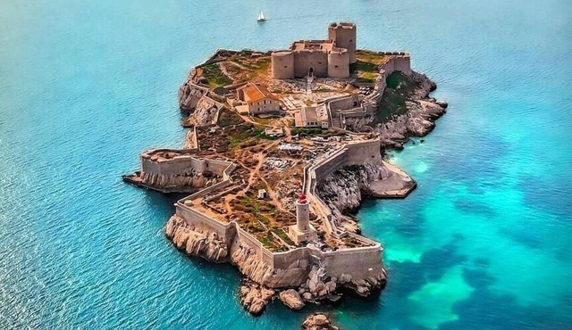 One of the most beautiful sea views of the Bay of Marseille Breathtaking