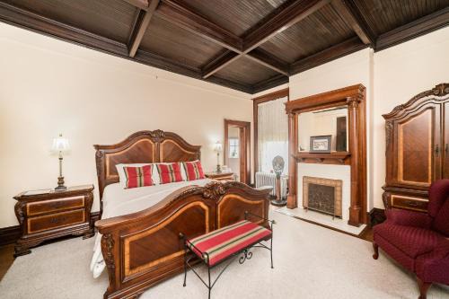 One of These Nights - King Sized Bed - Sleeps 2