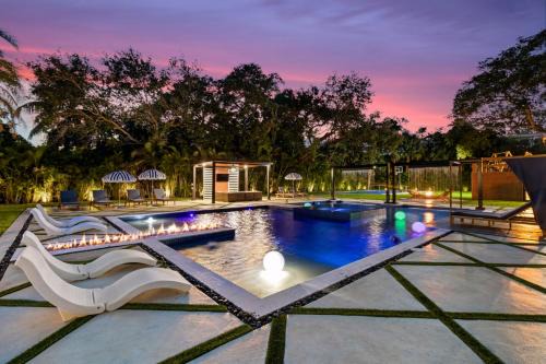 One & Only Threehouse Villa by Glam Homes