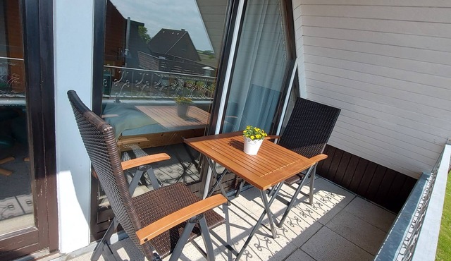 One-room apartment with balcony close to the beach in Westerdeichstrich