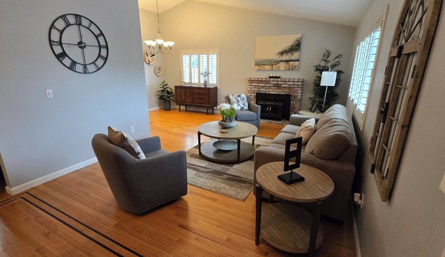 One-Story Comfort: Serene and Spacious 4bd/2bath