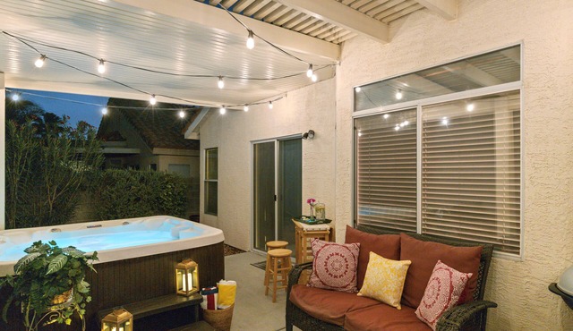 ONE-STORY FAMILY OASIS AND SPA - SMALL PET OK