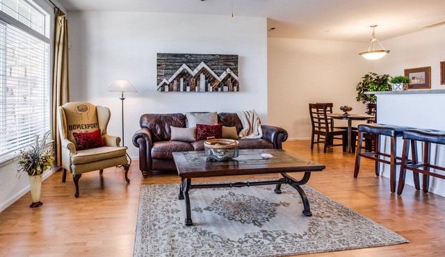 One Story Quiet 2 Bedroom Condo in Castle Rock