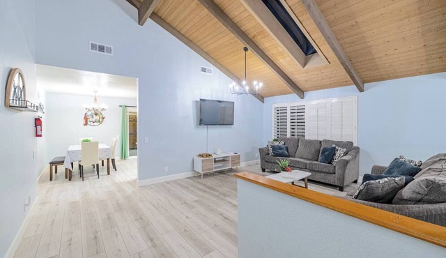 One-Story w/Backyard & FastWiFi (Avocado Perch)