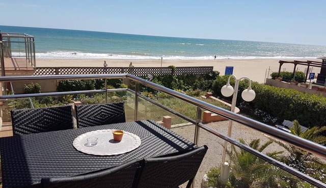 Onebedroom apartment with sea view, completely renovated in 2018.