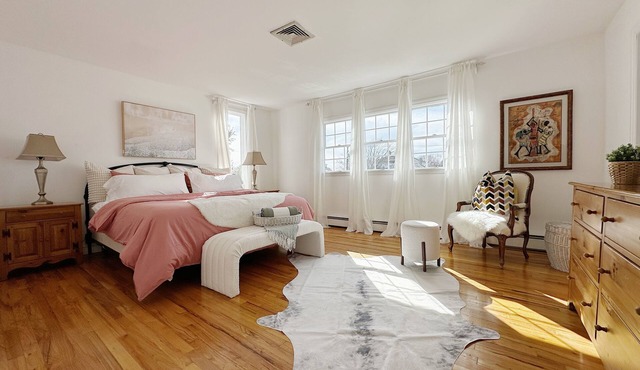 Oneck Lane Summer Oasis w/swimming pool