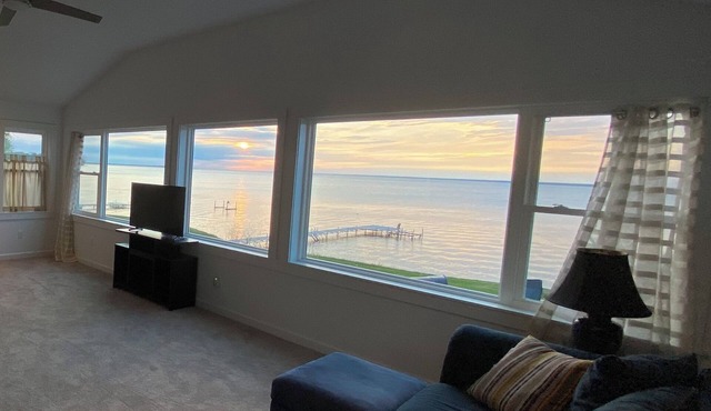 Oneida Lake Front House With Private Dock