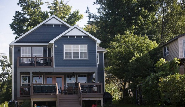 Oneida Lake Home. Lakefront living at it’s best