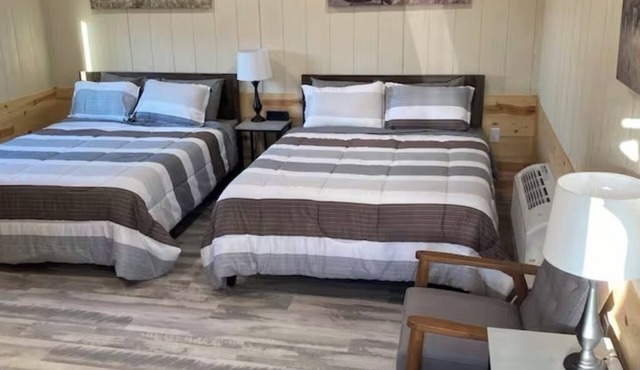 O’Neill Ventures’s Queen Cabin with WIFI