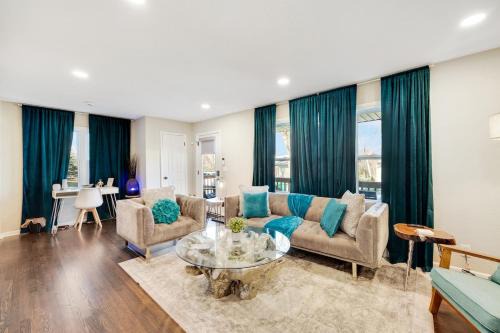 OneNinth-Luxury Downtown Retreat