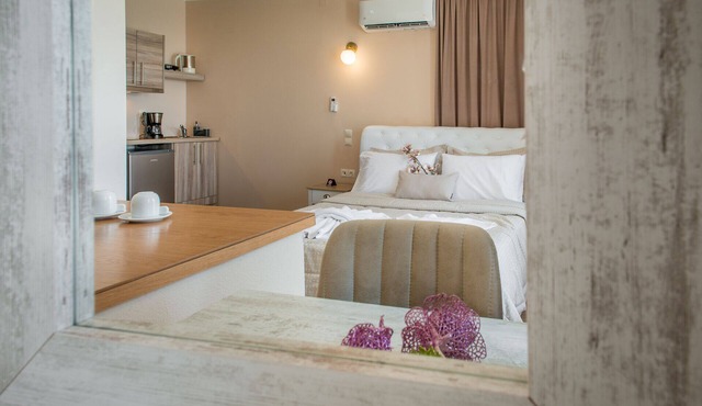 Oniro Luxury Suites in PargaTown