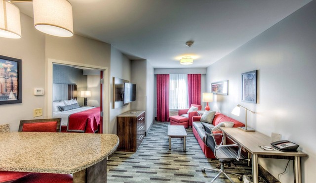 Only 1 Mile from The Ohio State University! | Heated Indoor Pool + Fitness Center