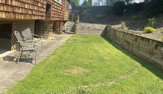 ONLY 10 min to West Virginia University!