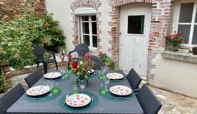 Only 12 minutes from Puy du Fou, Welcome to the Maison du Bonheur!