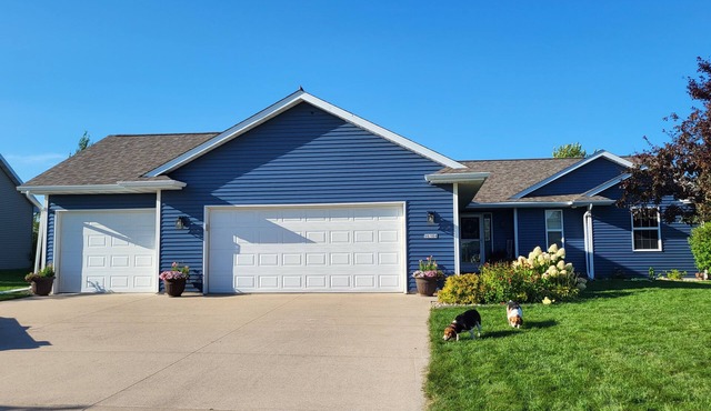 Only 30 minutes from Lambeau Field.