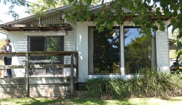 Only 3BR Holiday House with 4 Split Sys, 4 TV's, 2 Toilets, 2 Showers, Garage