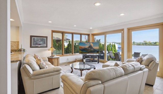 ONLY HOUSE FOR RENT ON WAYZATA BAY - COMPLETELY REMODELED - 5 BDR 4 Bath 6 TVs