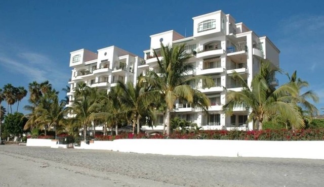 ONLY TRUE BEACH FRONT Condo in REAL La Paz! Full Sunset View, 2 Pools, Pool Bar