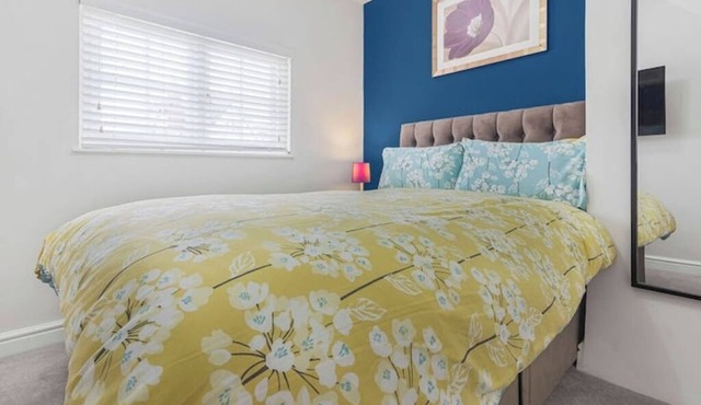 OnSiteStays - Rose Cottage: Cozy Lewes Getaway