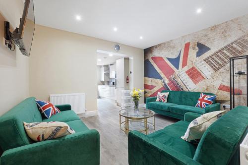 OnSiteStays - Stylish 5 bedroom house with 3 bathrooms