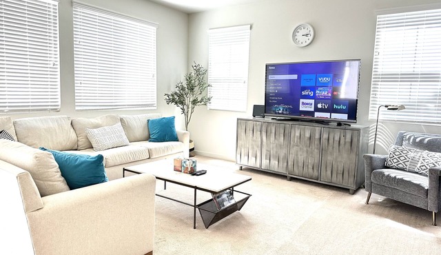Ontario Mills & Claremont colleges single Villa