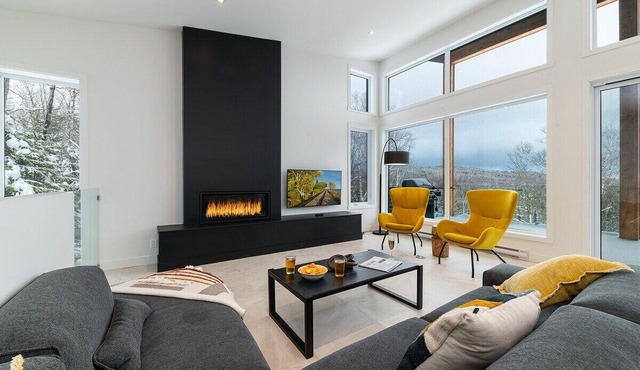 Onyx 150: Winter Views, Hot Tub & Fireplace