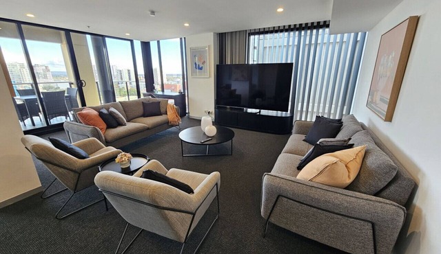 Onyx on North Tce - CBD, Penthouse, Pool, Parking