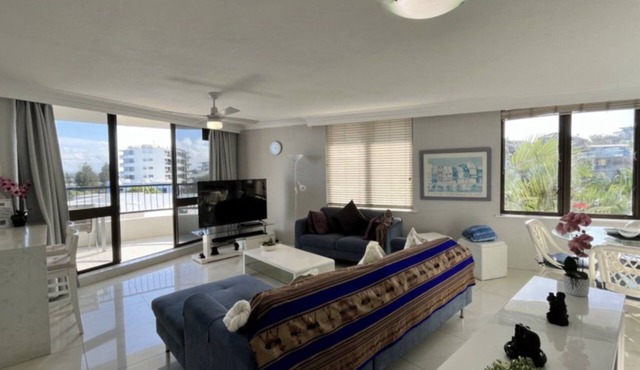 Oogarding Unit 10 - Enjoy Caloundra at its best staying in this very nicely appointed apartment