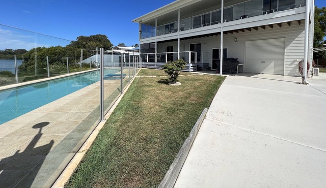 Ooncooncoo Bay Waterfront Stay, Russell Island 4184