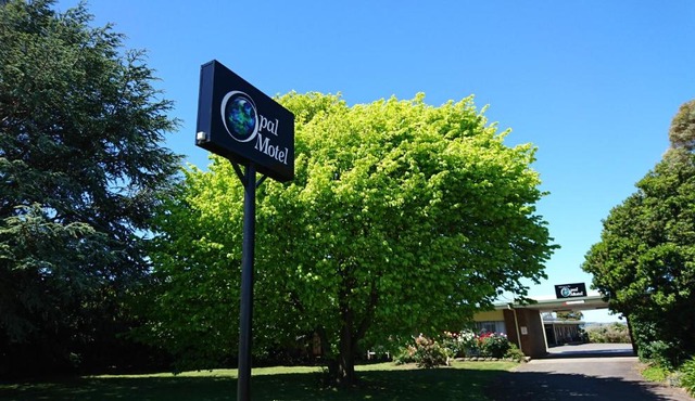 Opal Motel