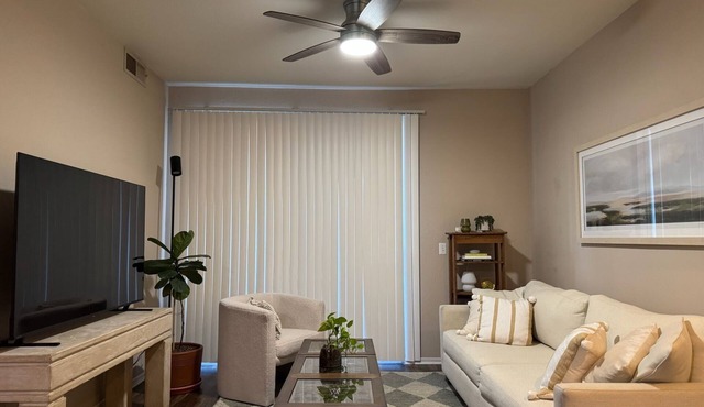 Opal Stone-Cozy 1-bedroom condo AC, WiFi full kitchen close to downtown Phoenix