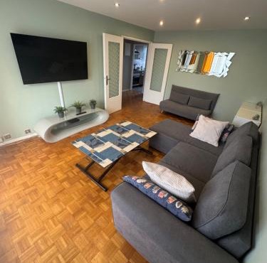 OPEN 24 7 Apartment parking 15' PARIS 3' ATHLETICA