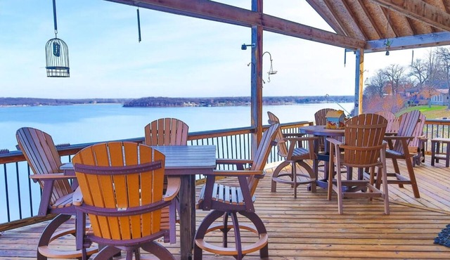 Open 4BR Floor Plan w/Awesome View of Grand Lake Huge Deck Great for Families