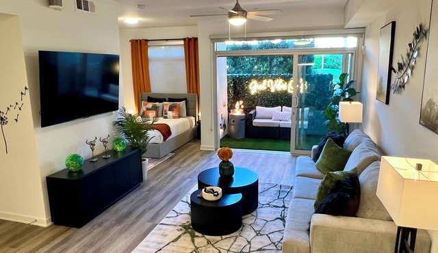 Open BR by Beverly Hills & WeHo w/Pool & Parking