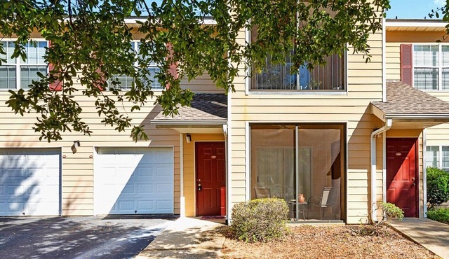 Open Concept AU Townhome w/Pool! Pets Welcome!