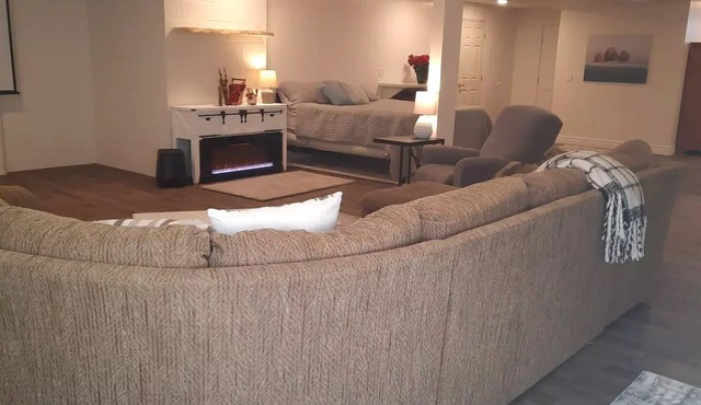 Open- Concept Design Studio- great getaway with so much room to spread out