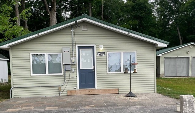 Open Concept Wooded Retreat Along the Muskegon River - Fishing, Boating, Ferris