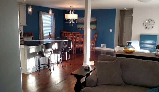 Open Floor Plan 2 Bdrm-Private Home in Mission, KS-video tour-3rd picture