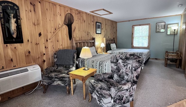 Open Floor Plan 2 Bed Cabin In Manistee National Forest #5