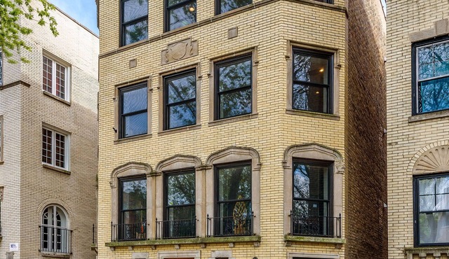 Open floor plan. Great for families and entertaining.