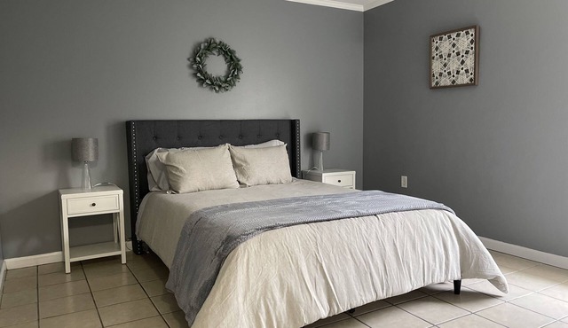 Open Floor Plan. Very Spacious 2 Bedroom Apt.