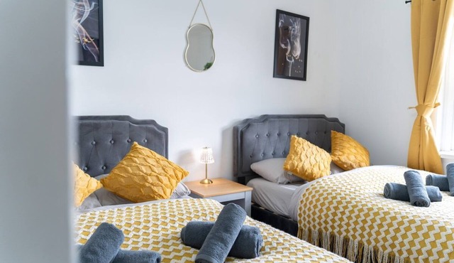 Open Mind Property - Southsea with Free Parking